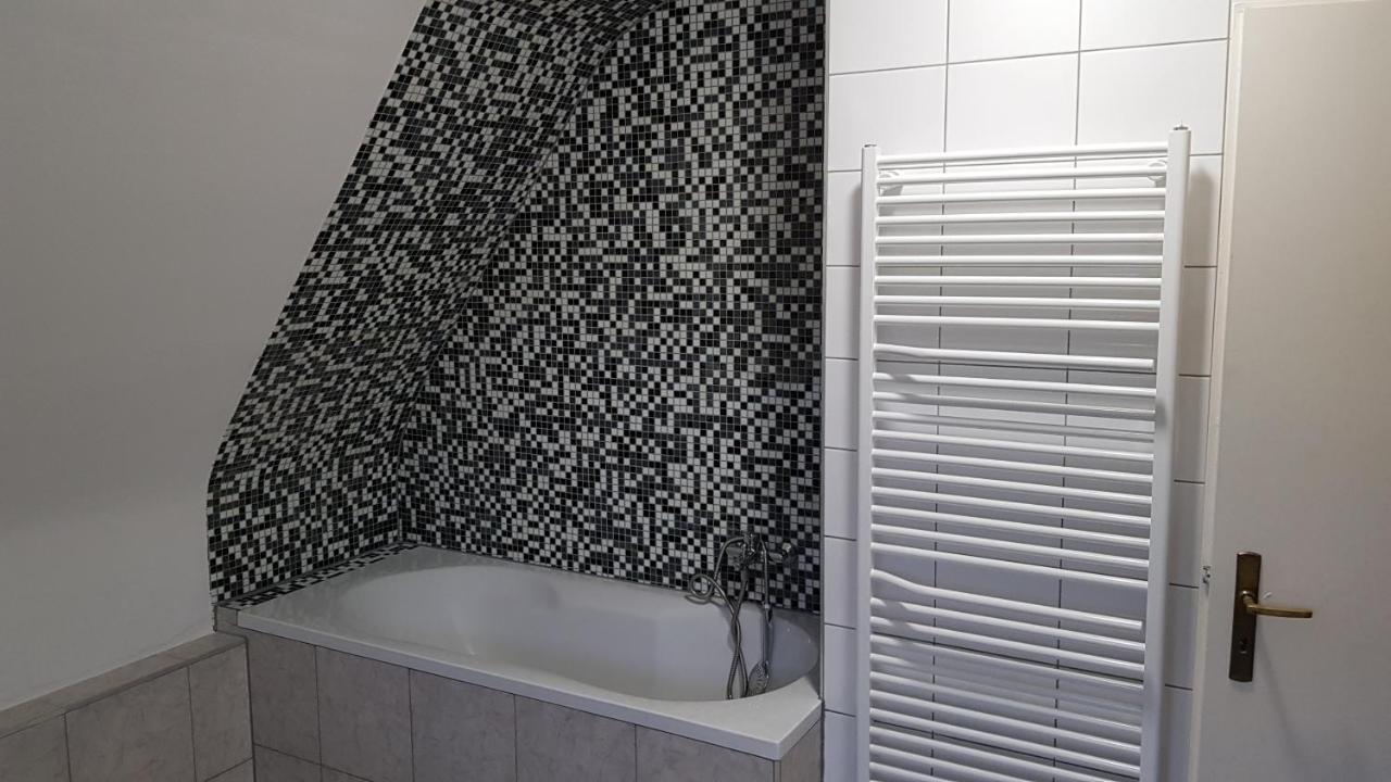 Handwerker Unterkunft Monteurzimmer Mit Gemeinschaftsbad In Brebach Sarrebruck Extérieur photo
